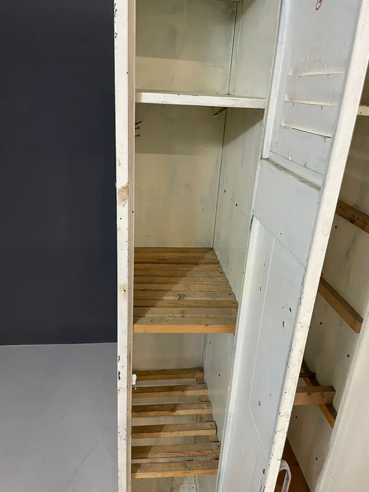 Armadietto industriale in metallo, anni '70 8