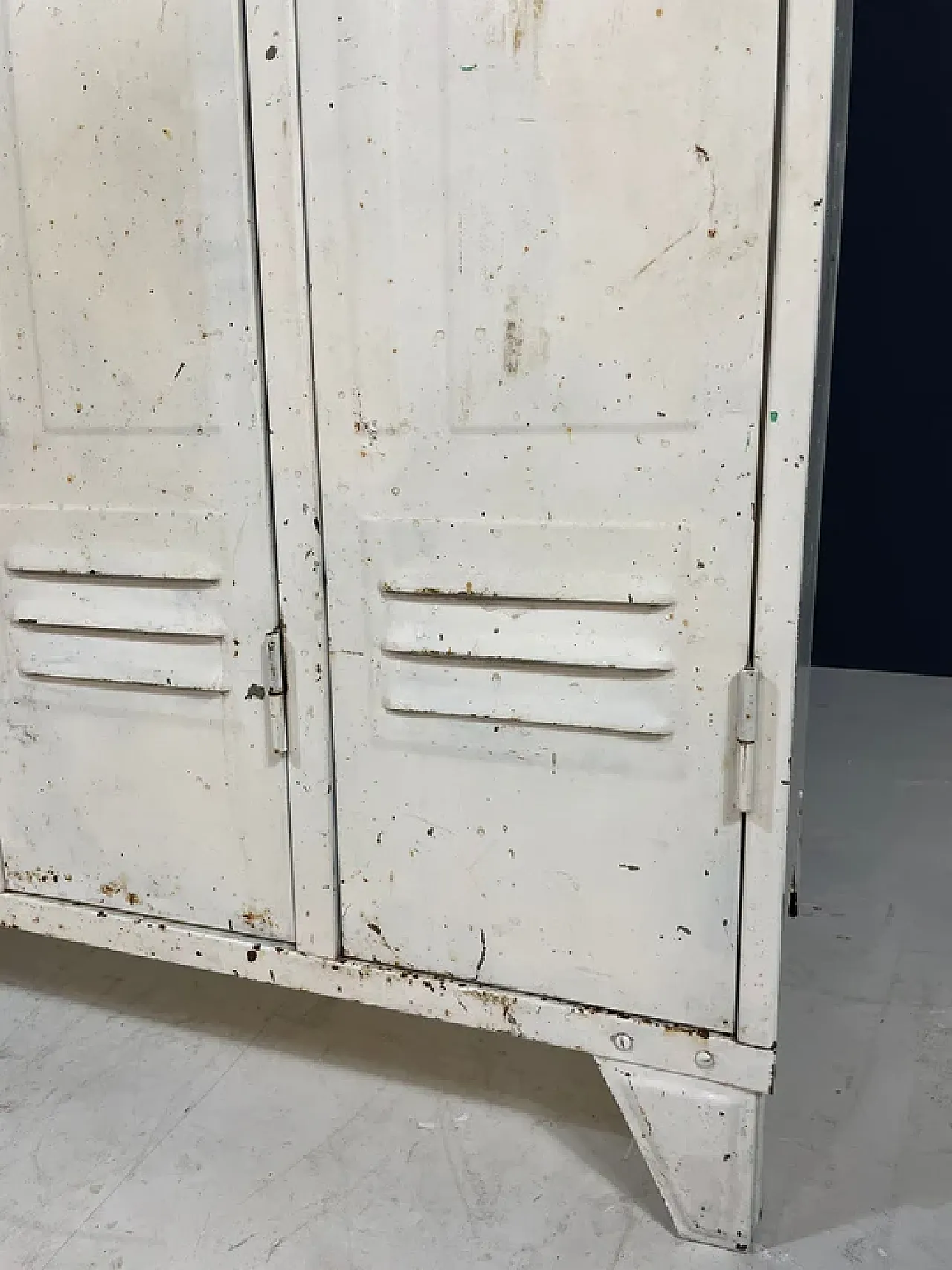 Armadietto industriale in metallo, anni '70 13