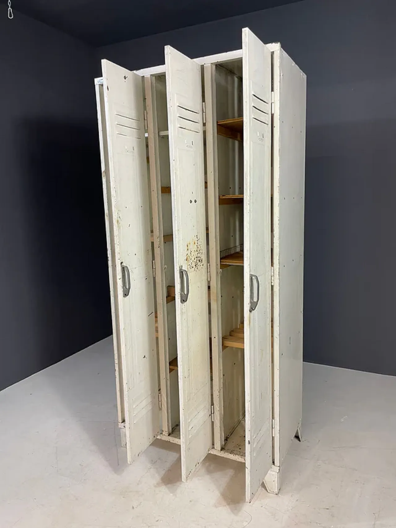 Armadietto industriale in metallo, anni '70 14