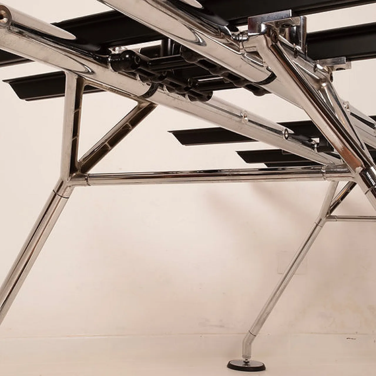 Nomos Meeting table by Norman Foster for Tecno SPA, 1980s 3