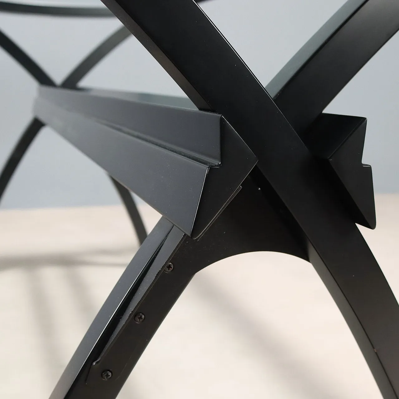 Scrivania Cidue in legno laccato e vetro, anni '80 3