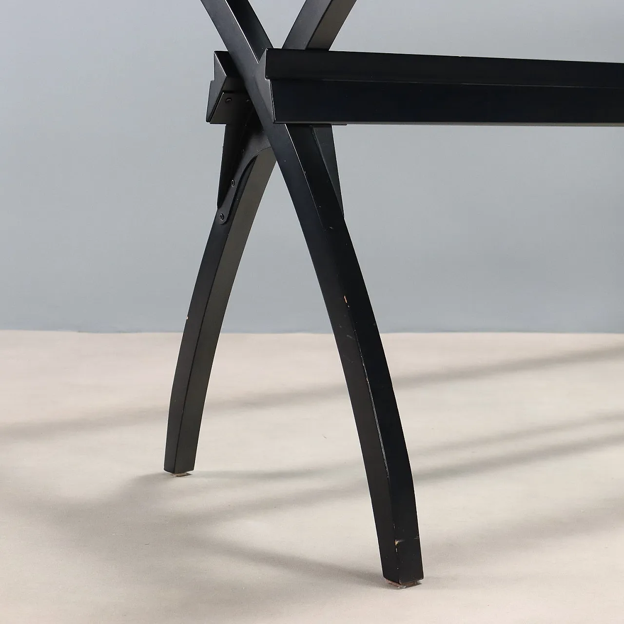 Scrivania Cidue in legno laccato e vetro, anni '80 7