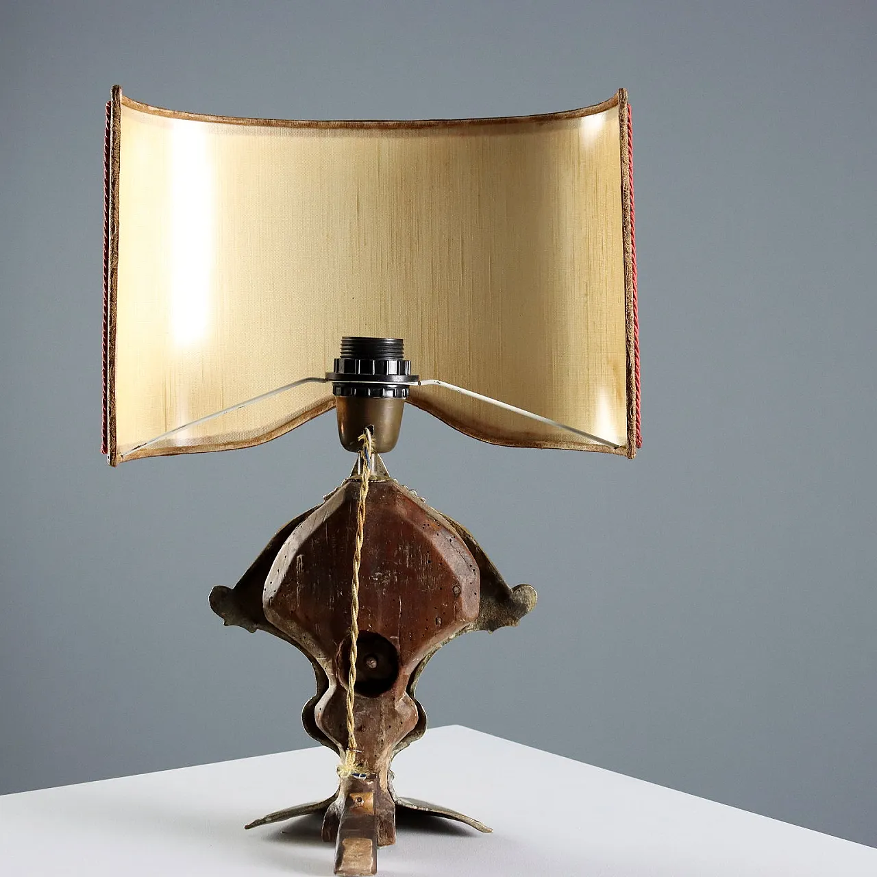 Pair of table lamps in bronze and carved wood, 19th century 5