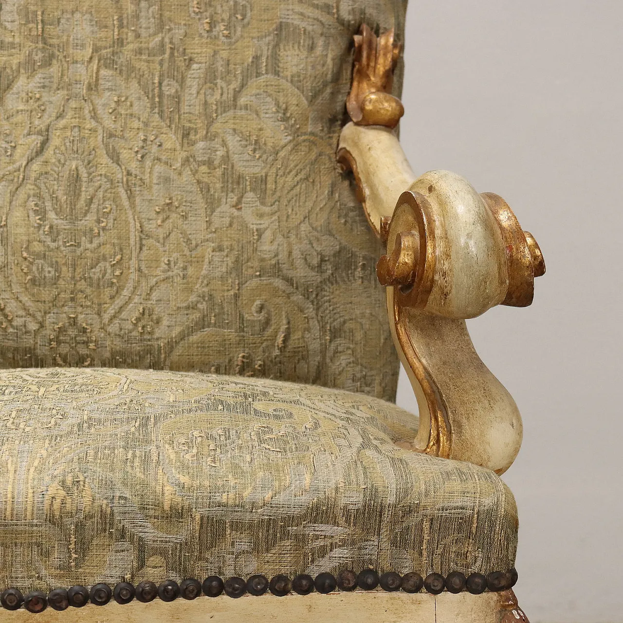 Pair of carved & gilded chairs with brocade fabric, 19th century 7