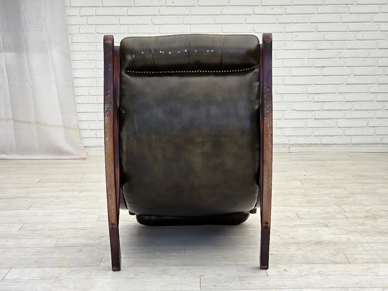 Sedia a dondolo Chesterfield, in pelle verde, anni '50 19