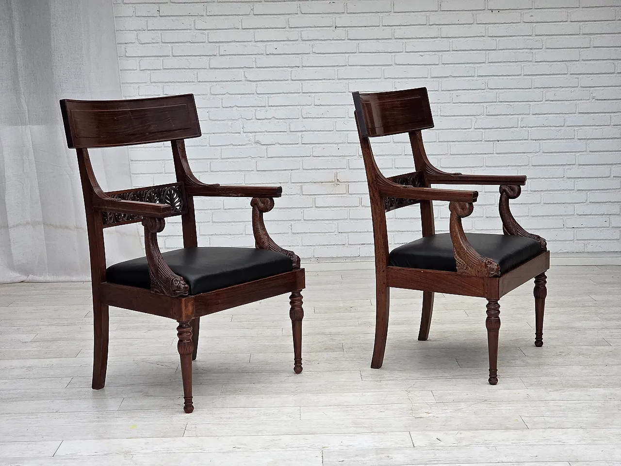 Copiia di poltrone di Georges Jacob teak, 1920-30 2