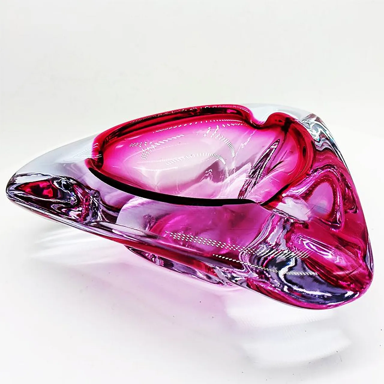 Posacenere o svuotatasche triangolare in vetro di Murano, anni '60 4