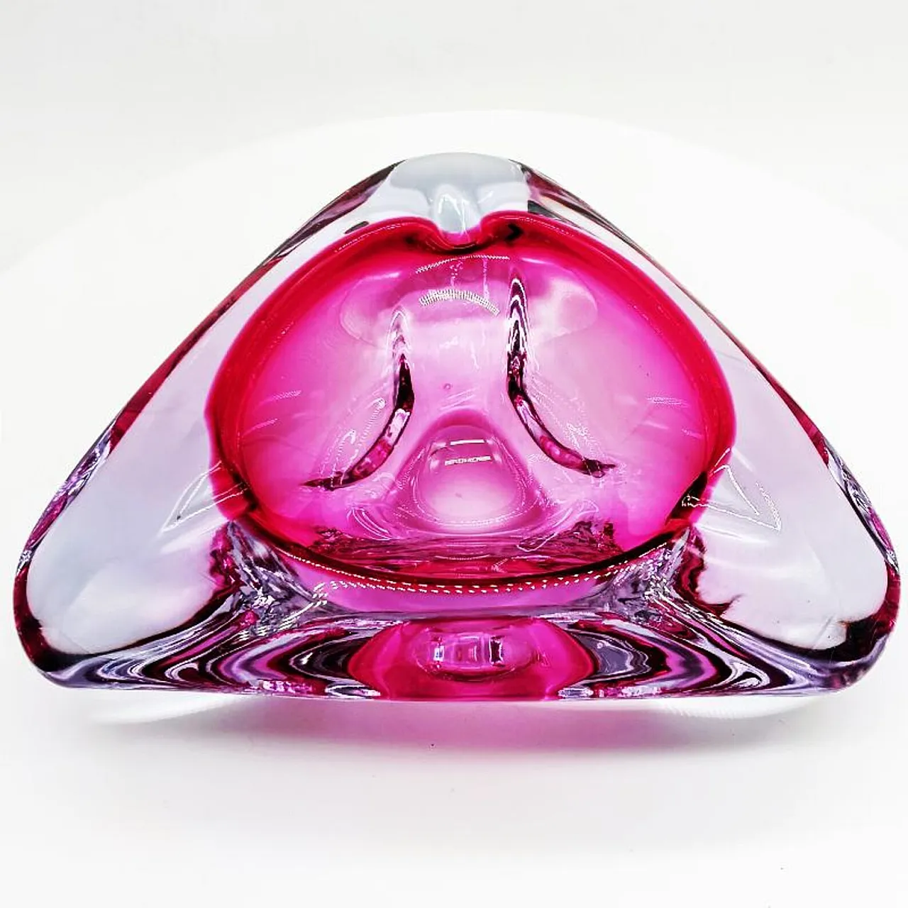 Posacenere o svuotatasche triangolare in vetro di Murano, anni '60 5