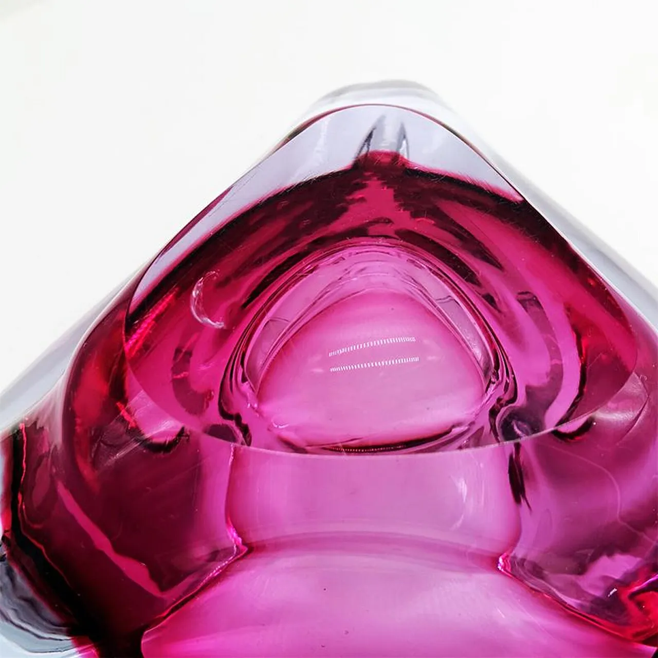 Posacenere o svuotatasche triangolare in vetro di Murano, anni '60 7