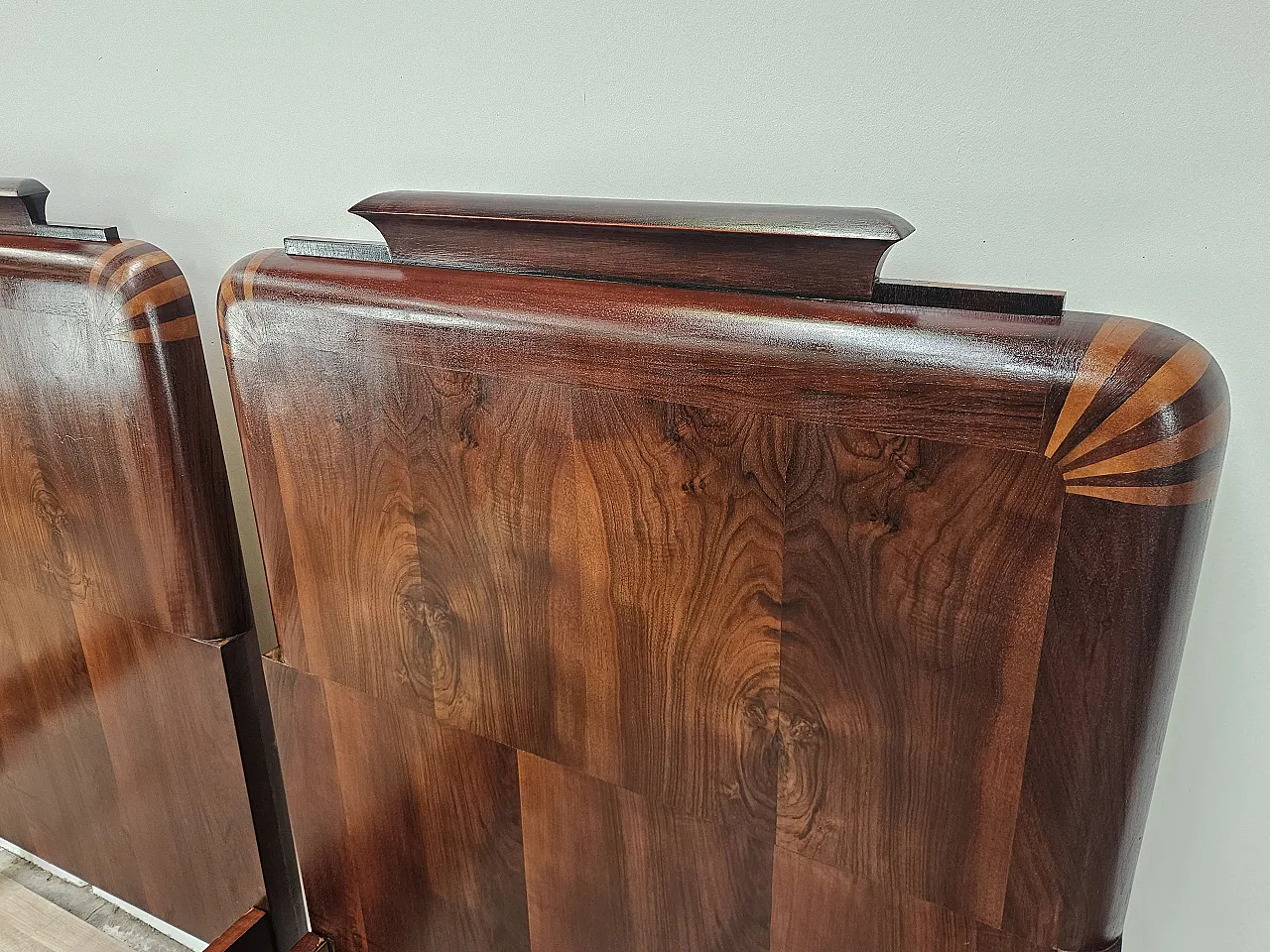 Pair of single beds art deco in mahogany and pink maple 7
