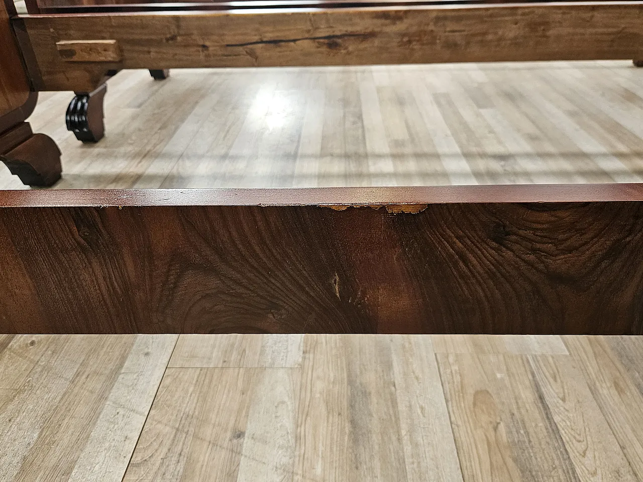 Pair of single beds art deco in mahogany and pink maple 9