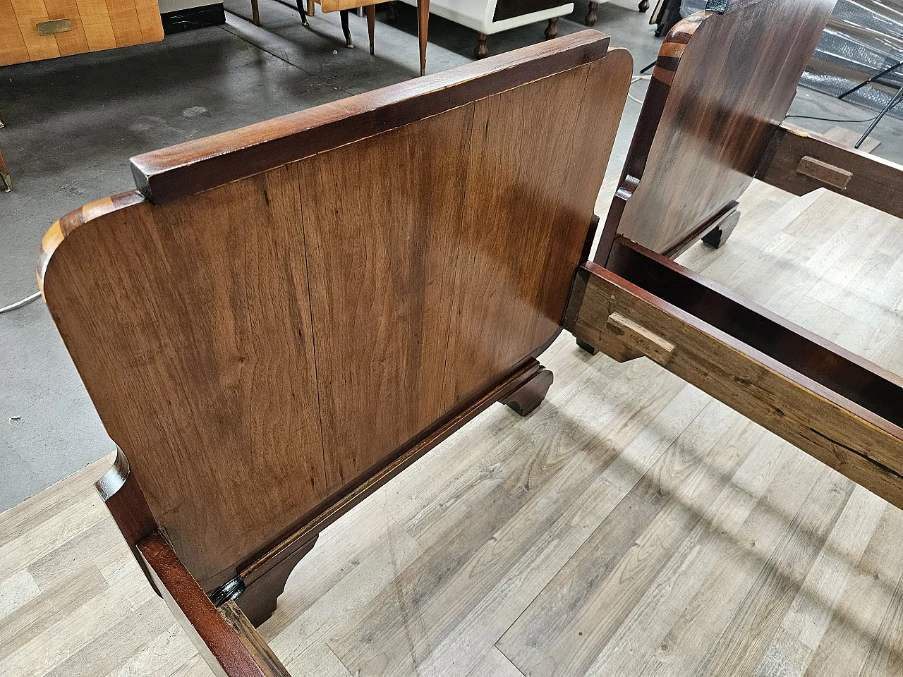 Pair of single beds art deco in mahogany and pink maple 20