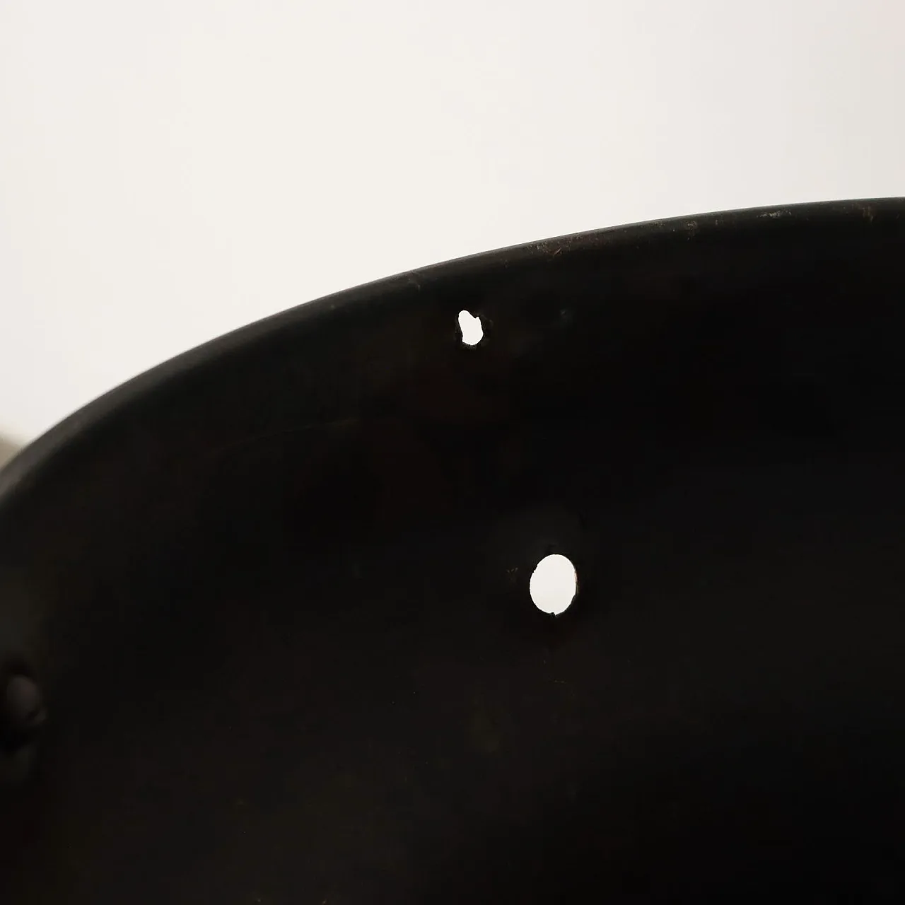 Portavaso in ferro battuto e rame con piedi ferini, fine '800 5