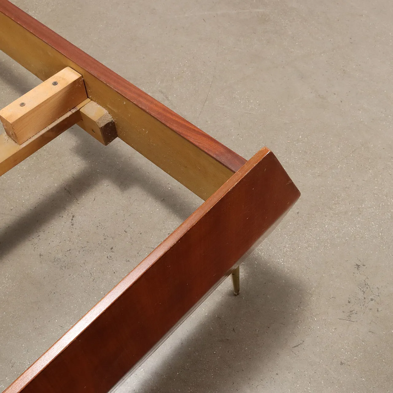 Mahogany double bed with bedside tables, mid-20th century 8