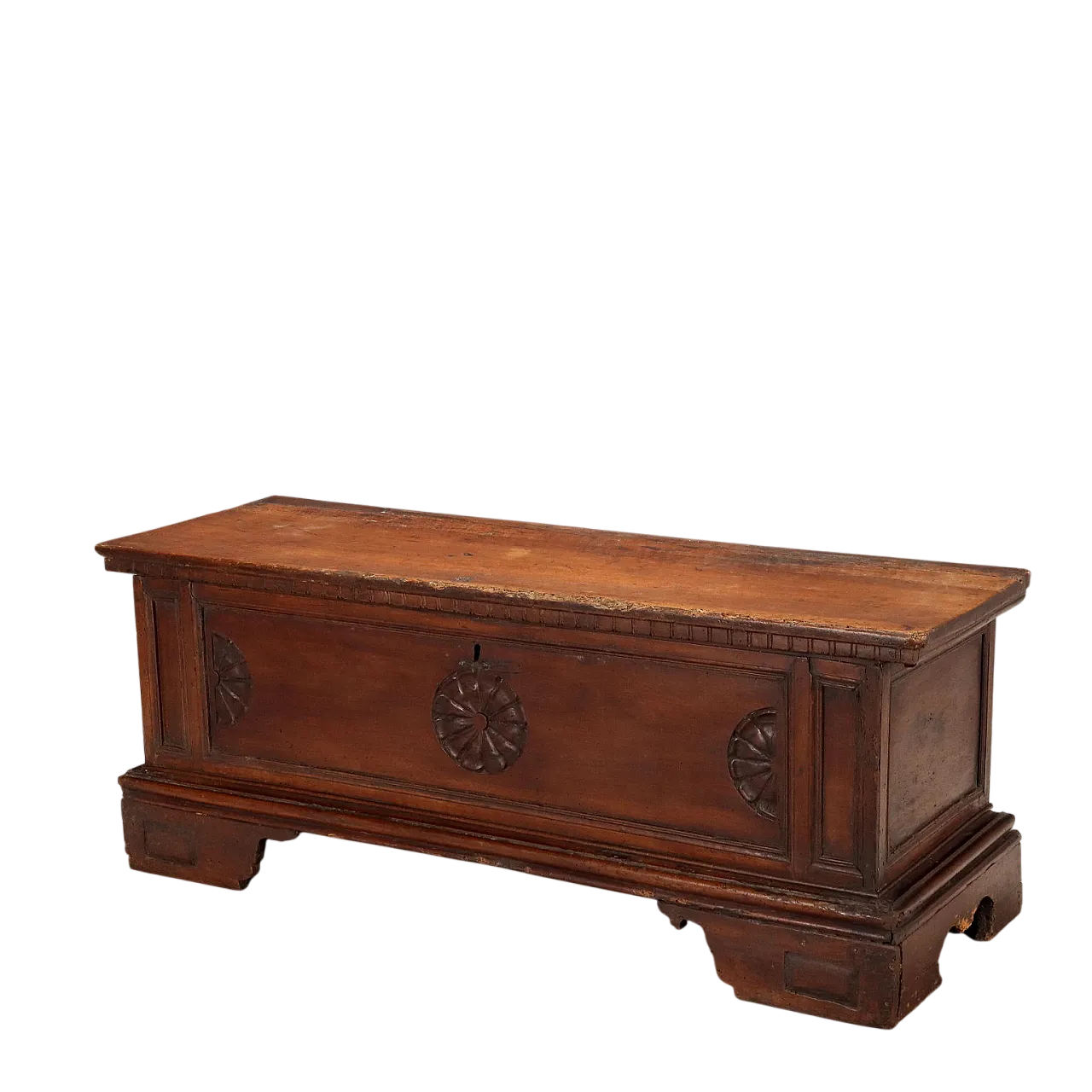 Chest carved and decorated in walnut, 18th century 11