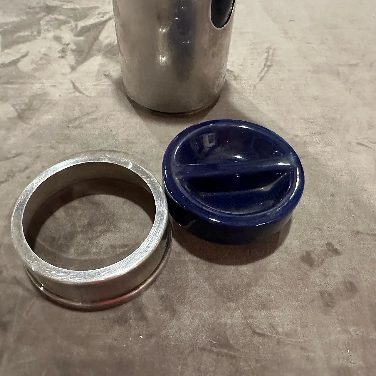 Coppia di caffettiere di Lino Sabattini, anni '80 9