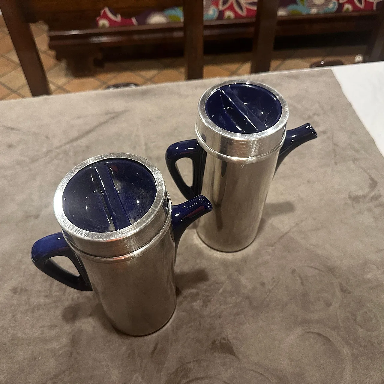 Coppia di caffettiere di Lino Sabattini, anni '80 13