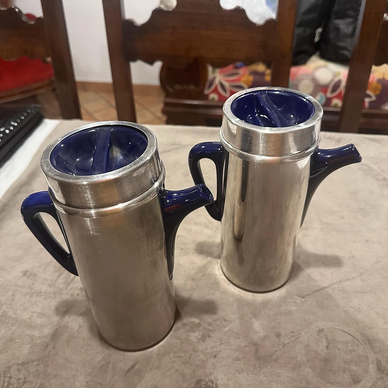 Coppia di caffettiere di Lino Sabattini, anni '80 16
