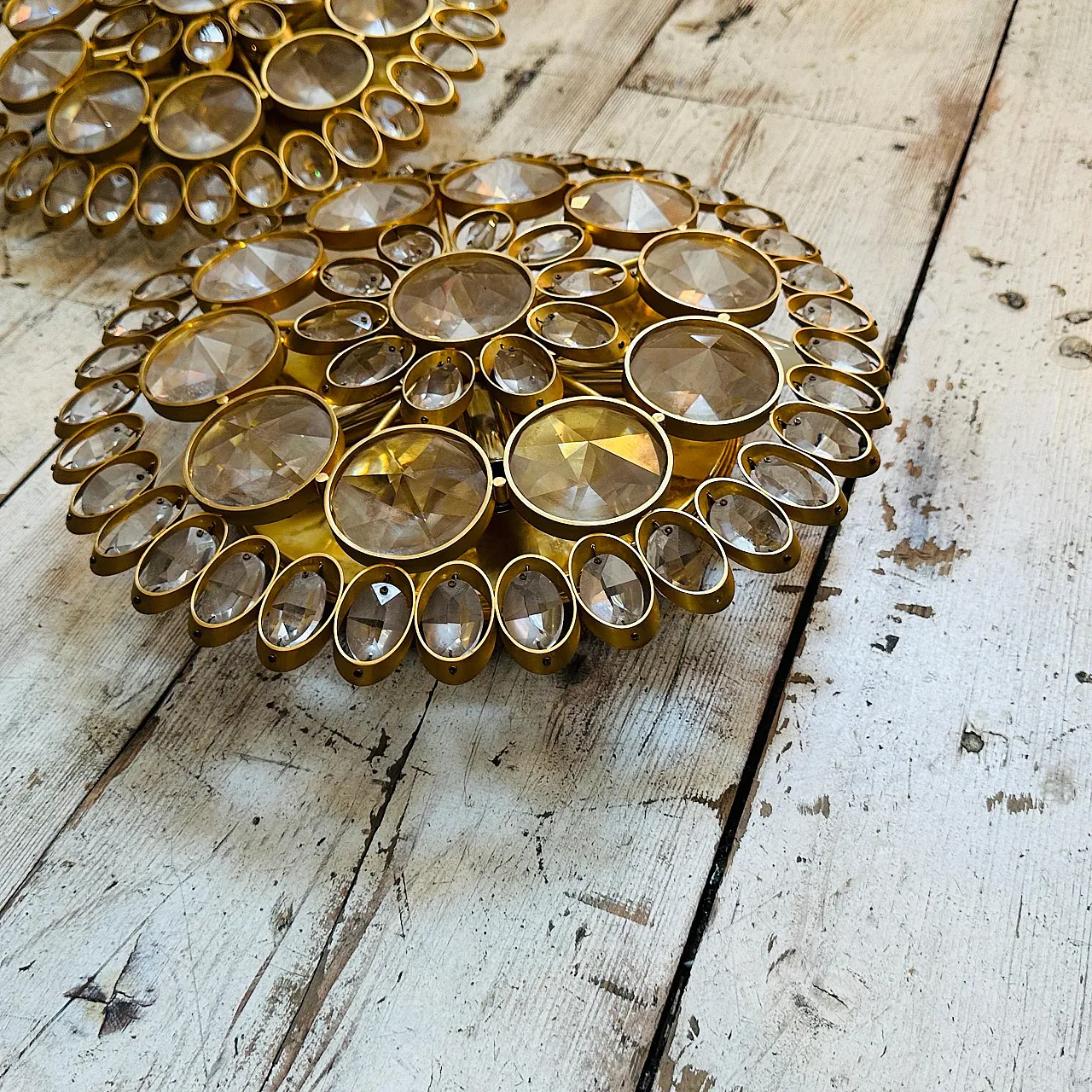 Coppia di lampade da parete o da soffitto in ottone e vetro, anni '60 4