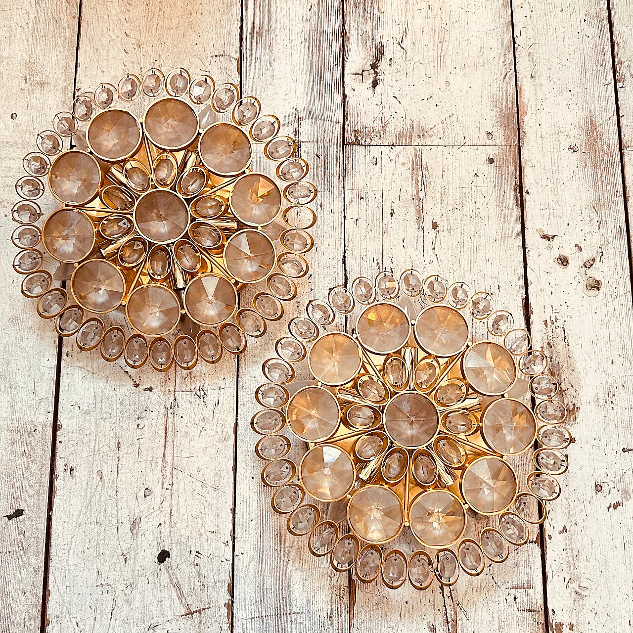 Coppia di lampade da parete o da soffitto in ottone e vetro, anni '60 9