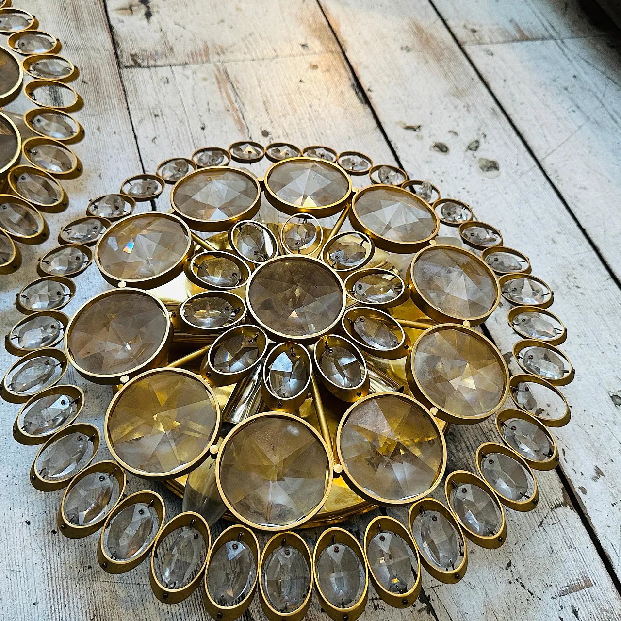 Coppia di lampade da parete o da soffitto in ottone e vetro, anni '60 10