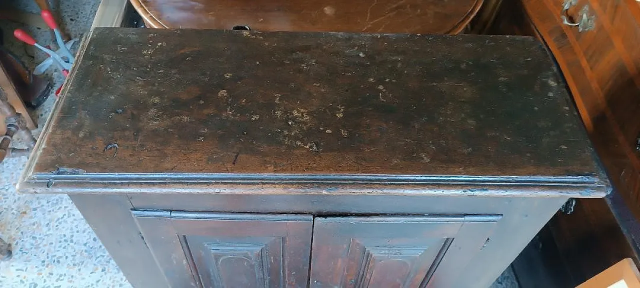 Walnut kneeler or sideboard, early 17th century 6