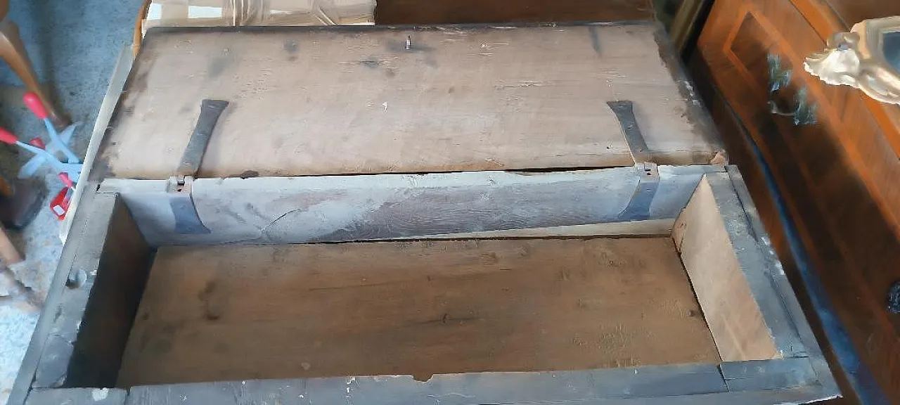 Walnut kneeler or sideboard, early 17th century 9