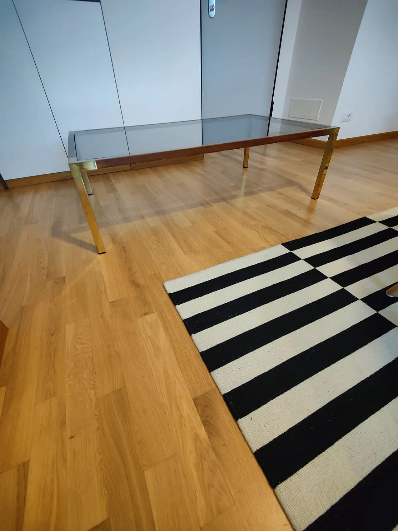 Living room table. Brass, root and glass, 70s 3