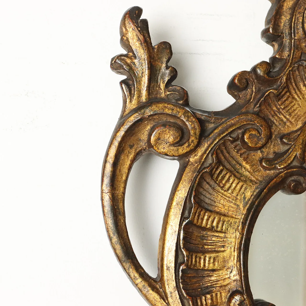 Rococo-style mirror with gilded decoration, 20th century 4