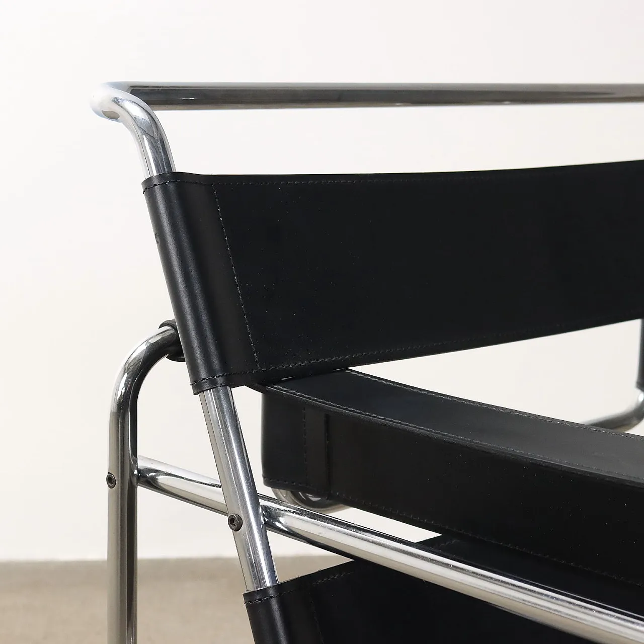 Poltrona Wassily B3 in pelle di Marcel Breuer per Gavina, anni '70 4