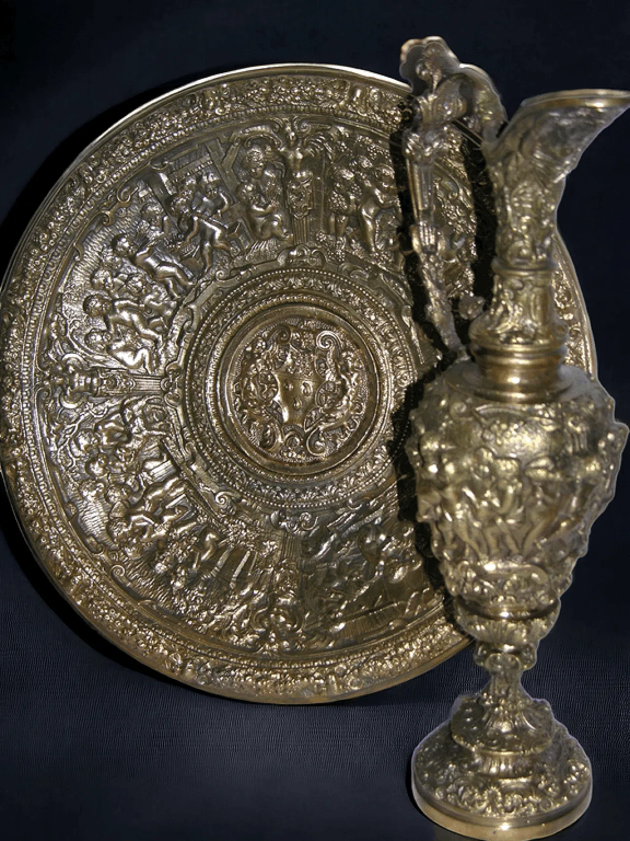 4 sets of bronze jugs and basins by Colleoni di Bergamo, 1930s 3