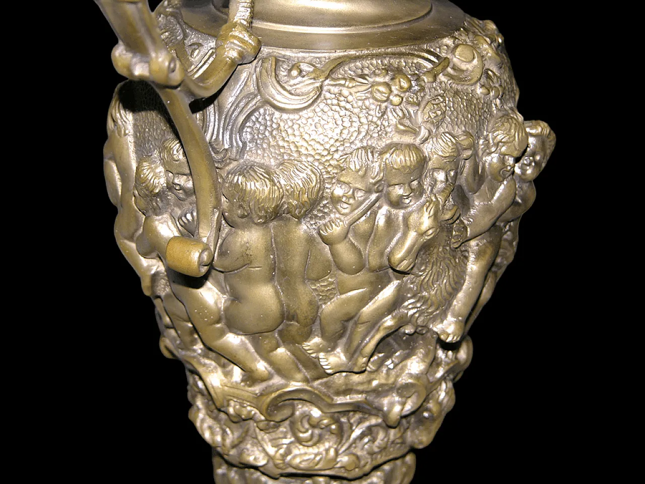 4 sets of bronze jugs and basins by Colleoni di Bergamo, 1930s 5