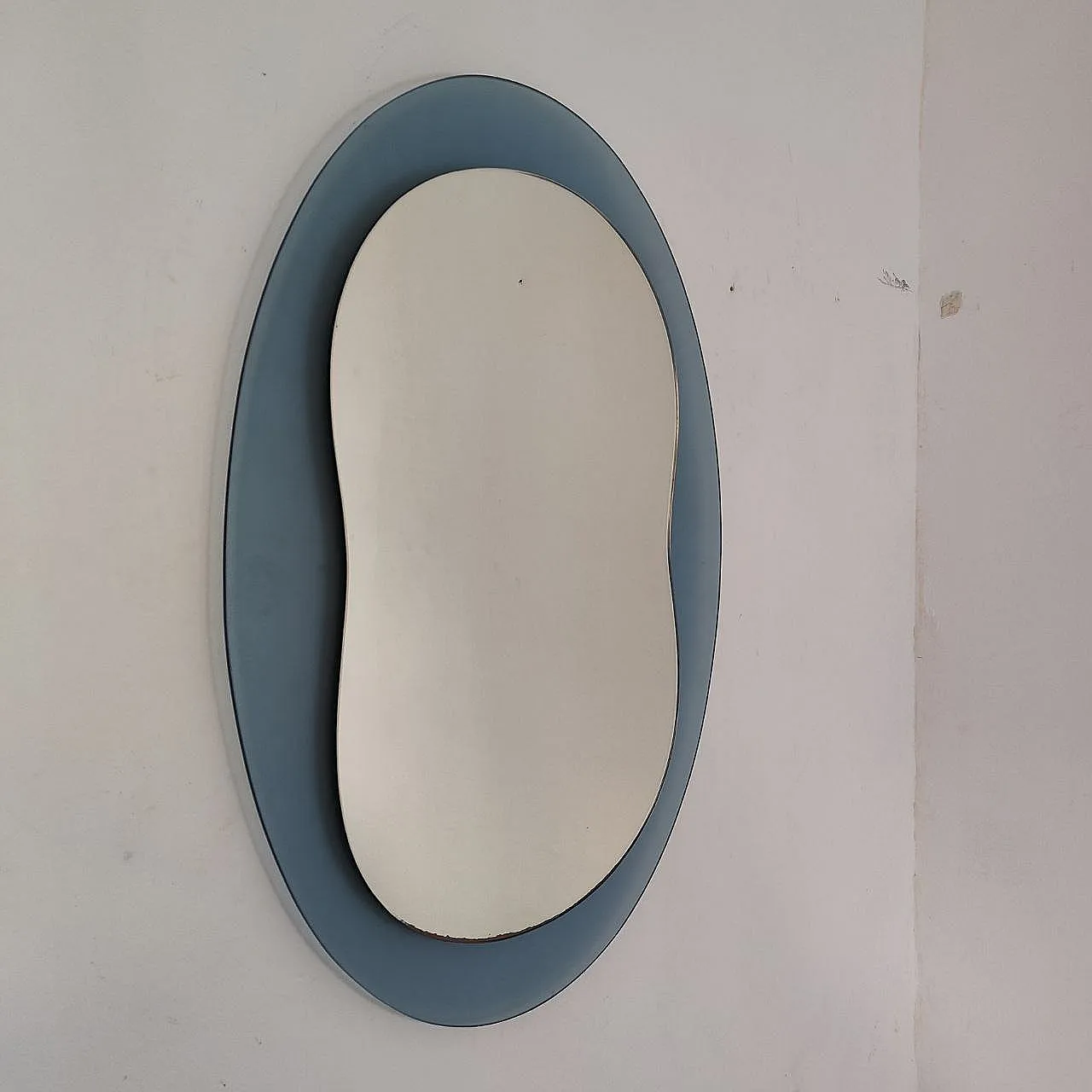 Specchio ovale in vetro blu italiano nello stile di Veca, anni '70 4