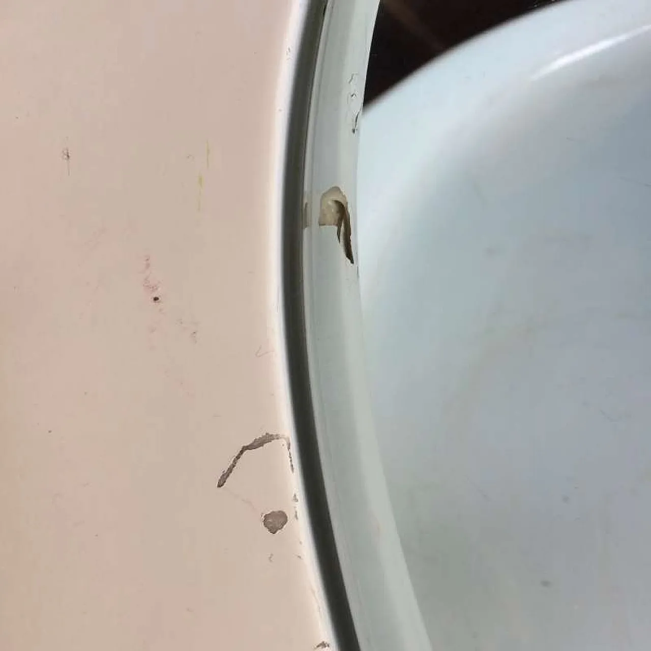 Tavolino in vetroresina, anni '70 8