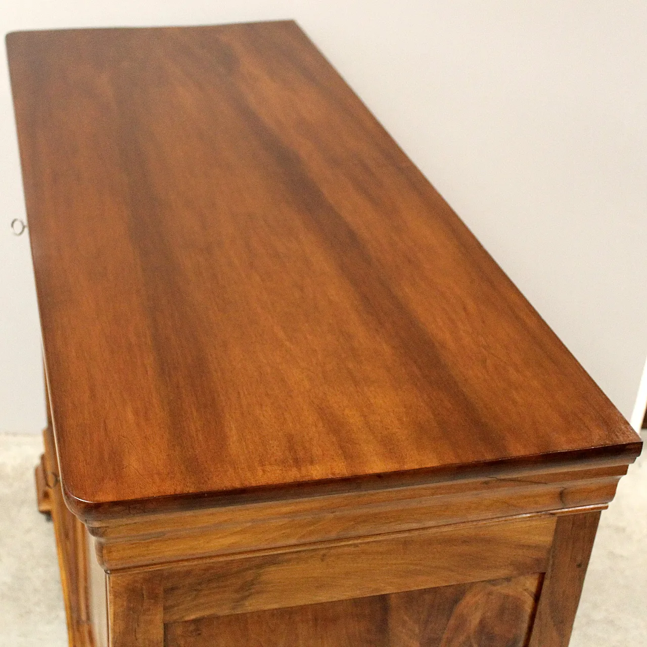 Cappuccina sideboard Louis Philippe walnut, 19th century 8