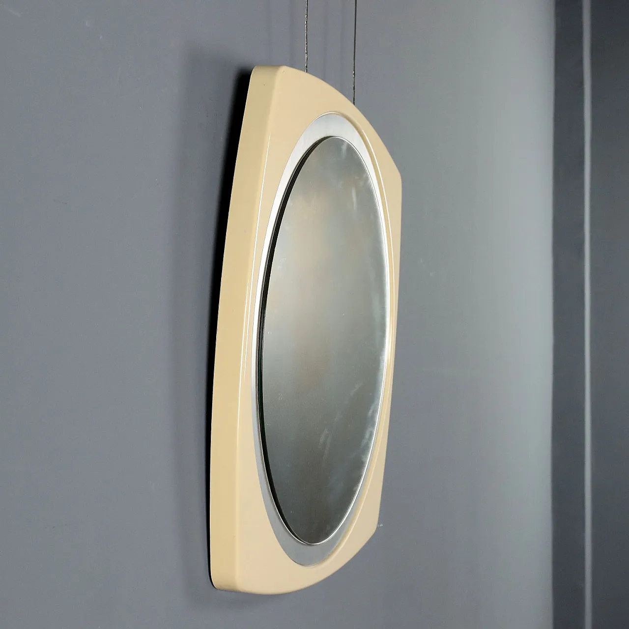 Specchio con cornice in vetro e plastica, anni '70 7