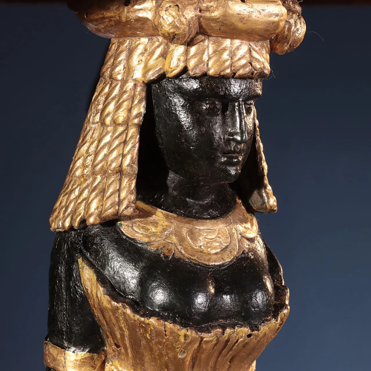 Wood and alabaster gueridon with Egyptian-style caryatids, 19th century 3