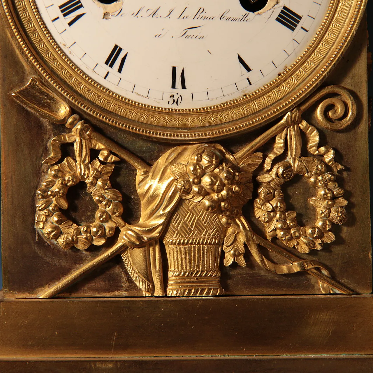 Gilded bronze mantel clock, early 19th century 4