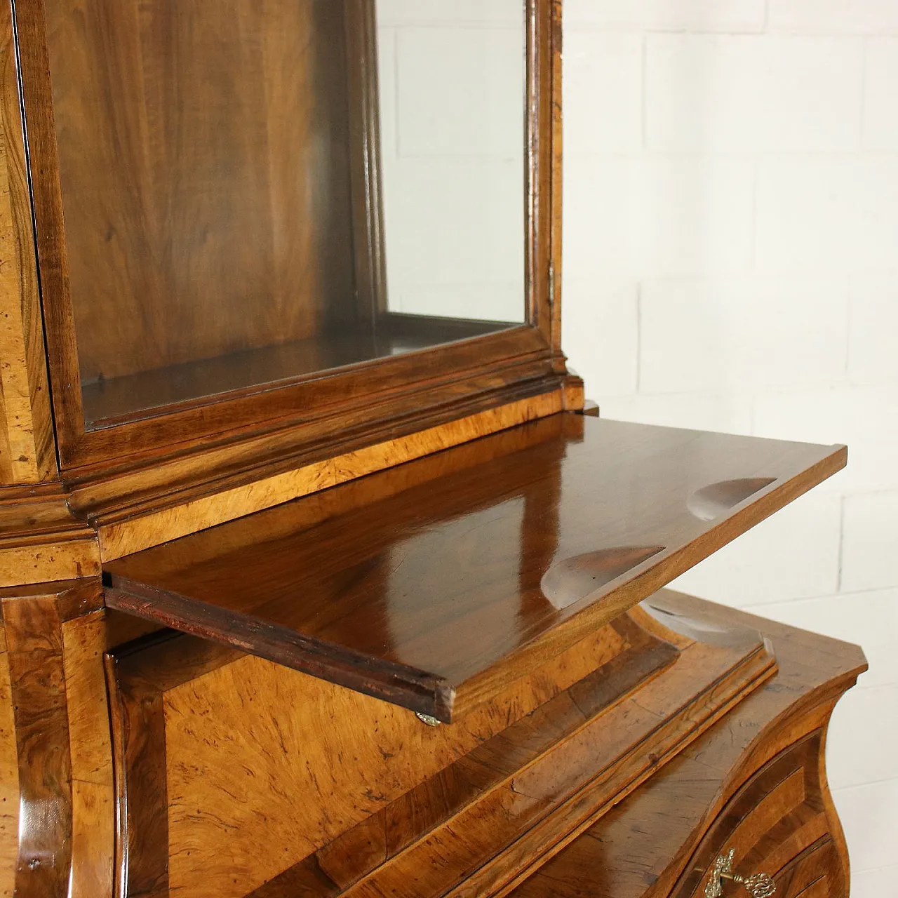 Large chest of drawers with riser in baroque style, 18th century 9