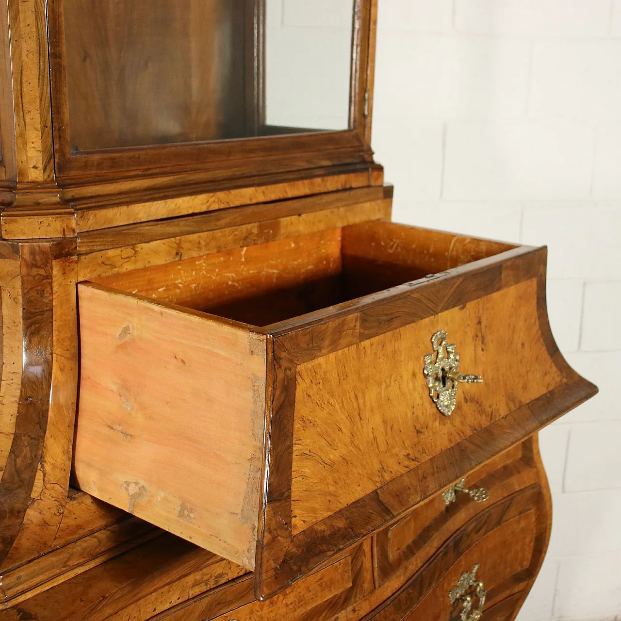 Large chest of drawers with riser in baroque style, 18th century 10
