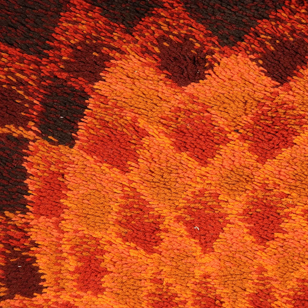 Tappeto in misto lana a pelo lungo 4