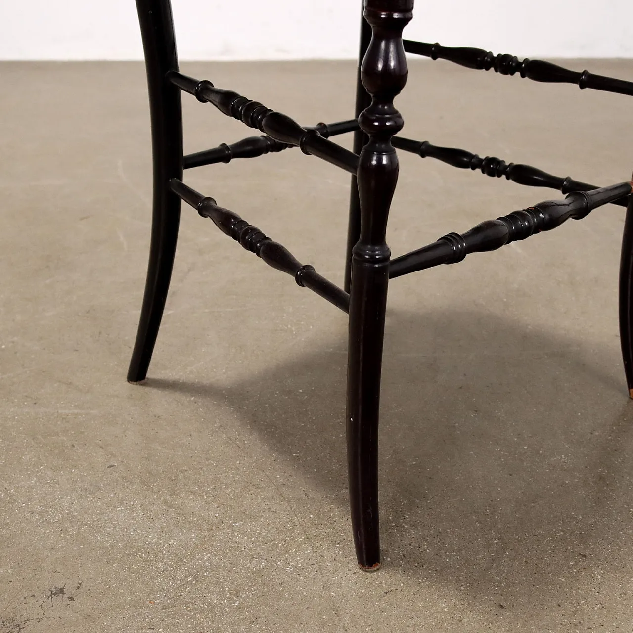 4 Chaivarina style chairs in black wood and pink velvet, 1950s 5