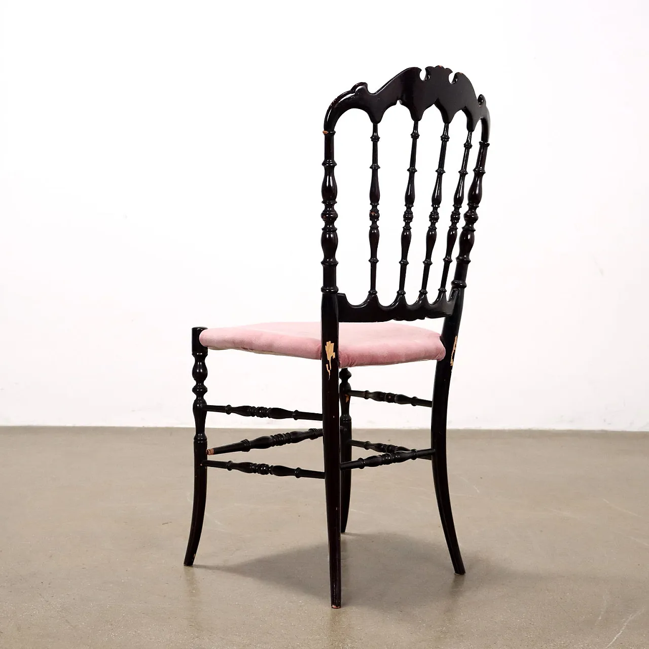 4 Chaivarina style chairs in black wood and pink velvet, 1950s 7