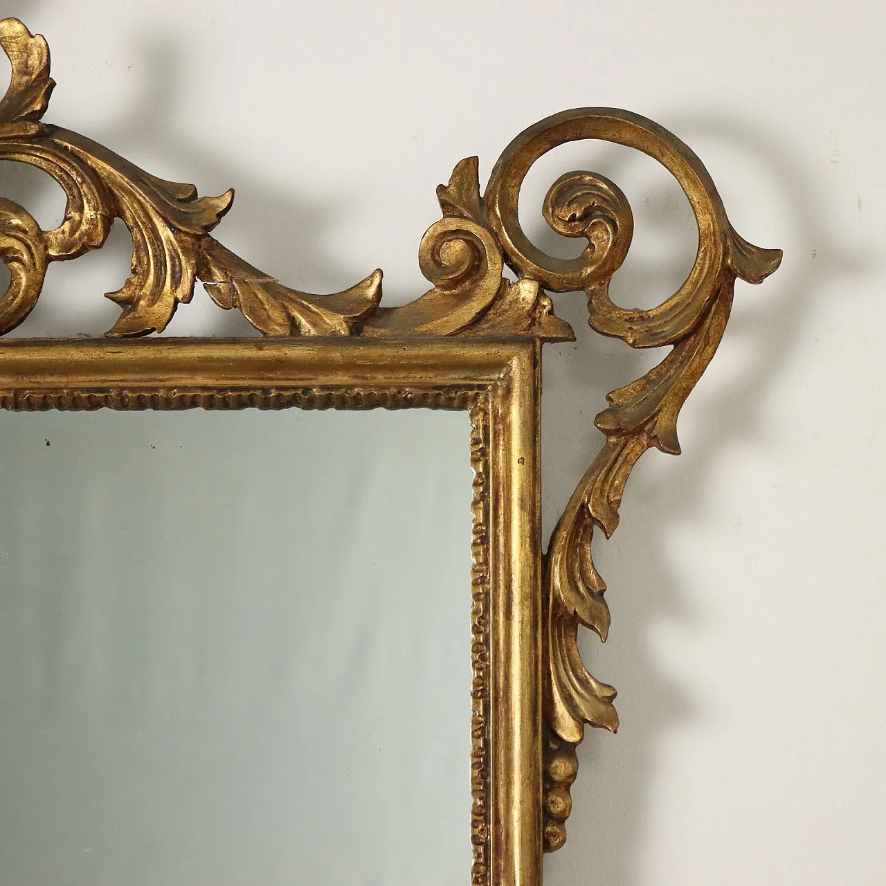 Specchio in stile neoclassico in legno dorato intagliato, '900 6