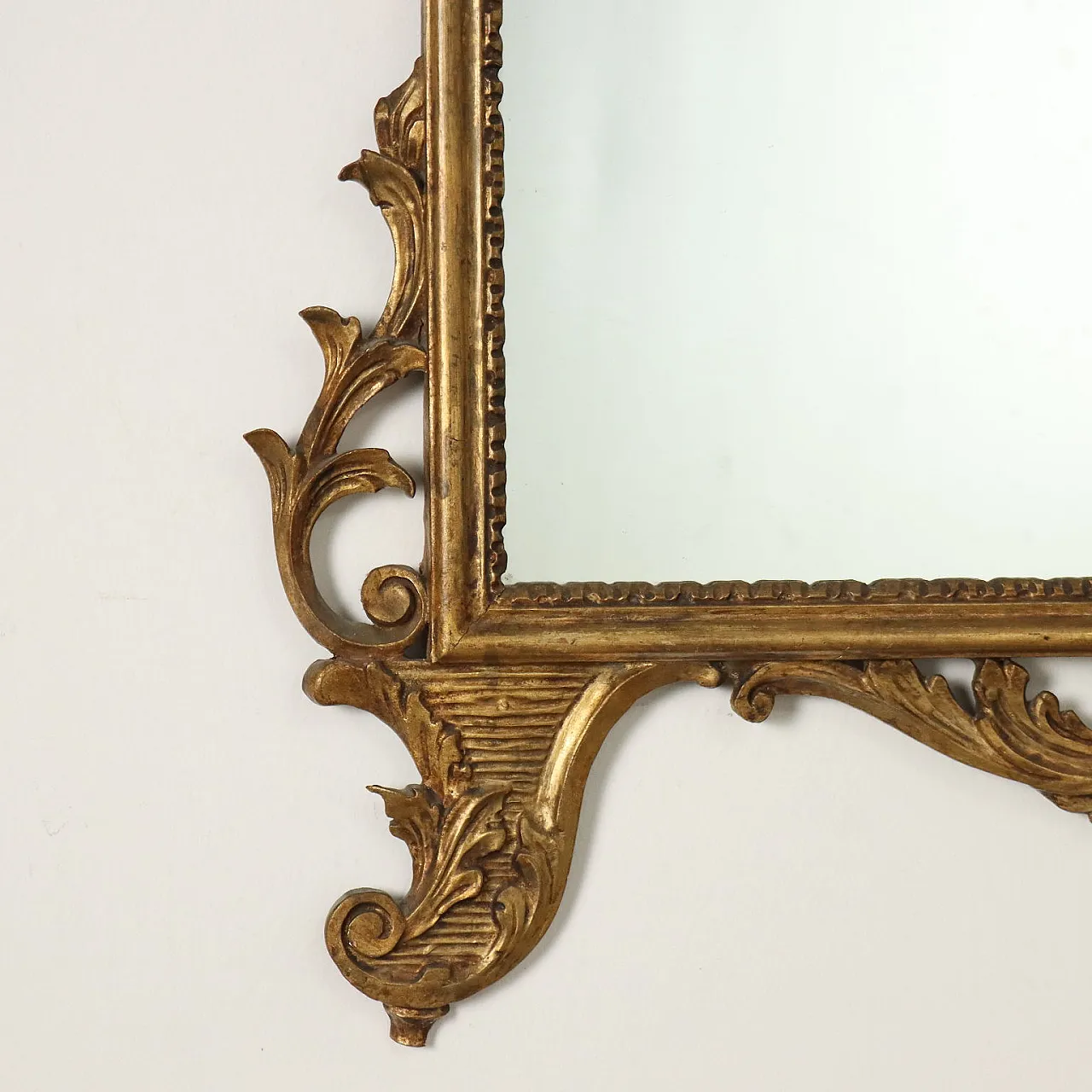 Specchio in stile neoclassico in legno dorato intagliato, '900 7