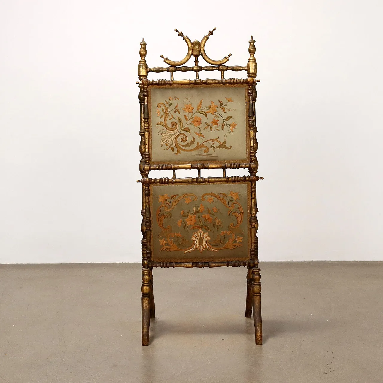 Portariviste in legno dorato e seta ricamata, '800 7