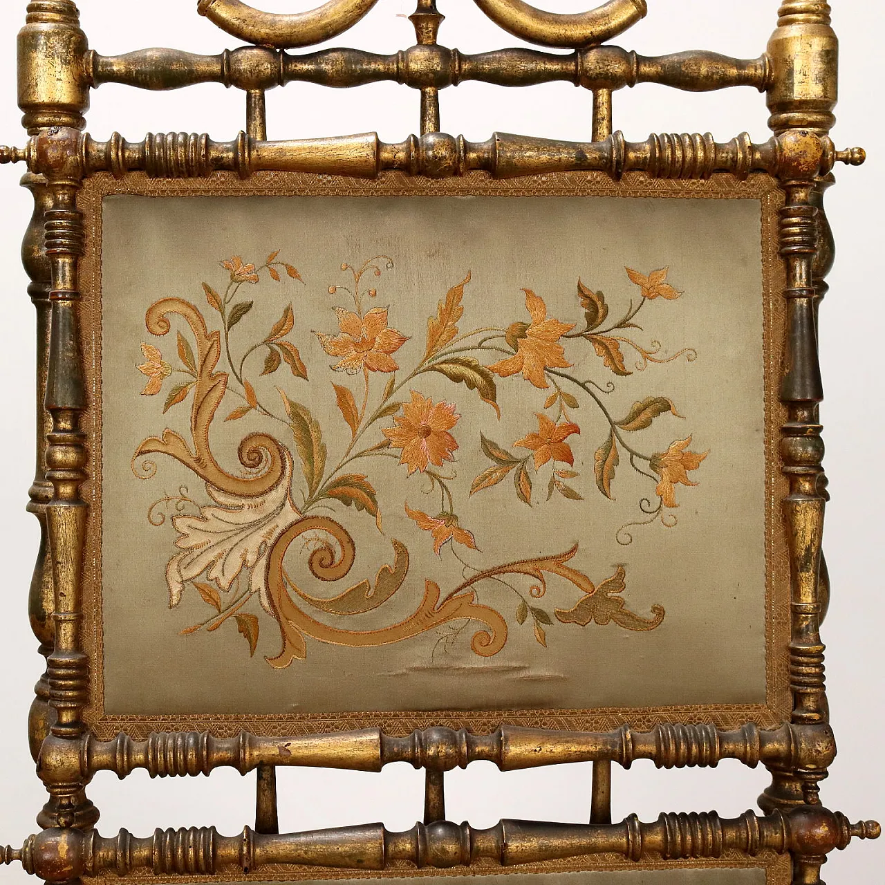 Portariviste in legno dorato e seta ricamata, '800 8