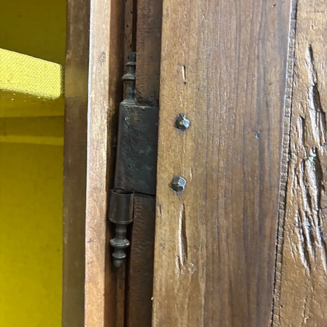 Stipo armadio Piemonte ante bugnate noce, '600 9