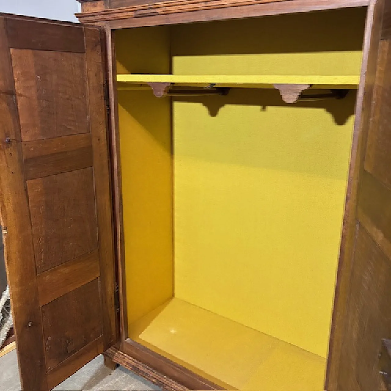 Stipo armadio Piemonte ante bugnate noce, '600 11