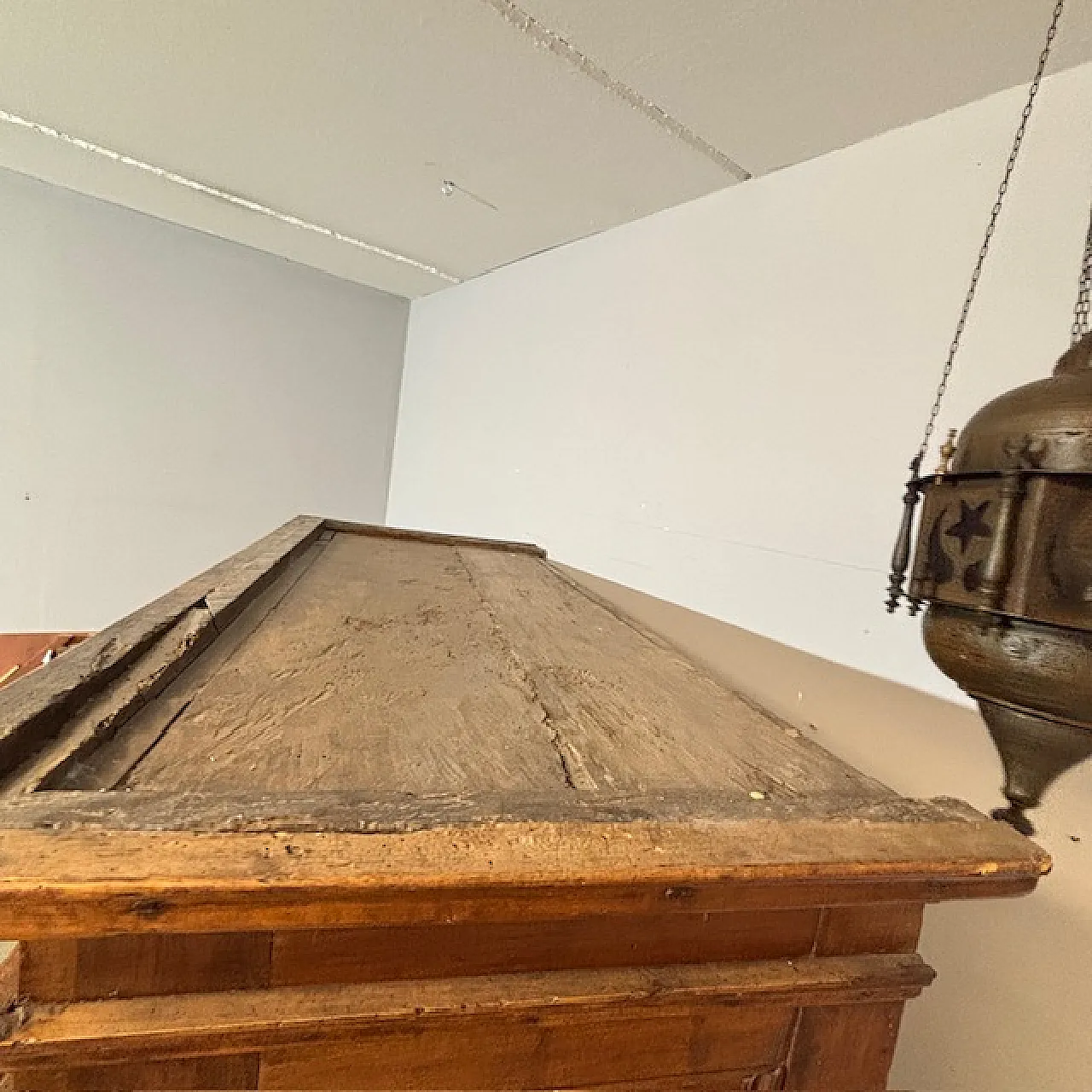 Stipo armadio Piemonte ante bugnate noce, '600 22